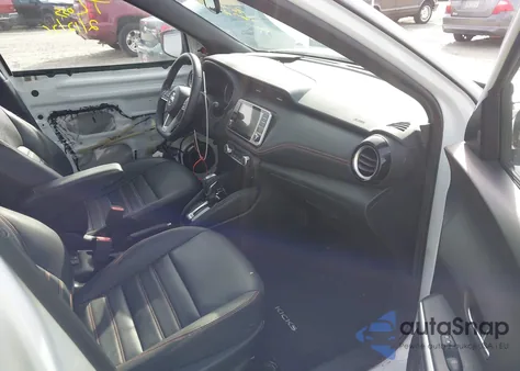 2019 Nissan Kicks Sr z USA, uszkodzony, nr VIN 3N1CP5CUXKL524883